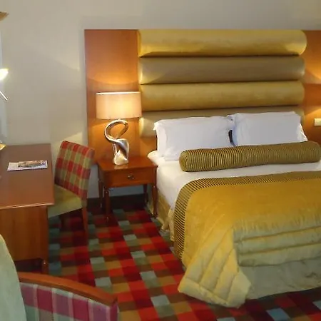 カールトン ジョージ ホテル 4*