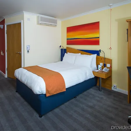 Holiday Express - - City Ctr Riverside By Ihg Hotel 3*
