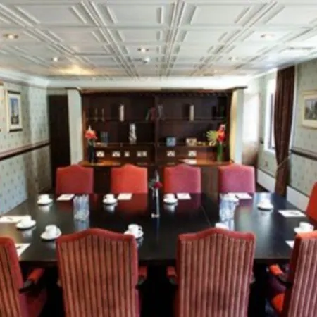 Carlton George 4* Glasgow