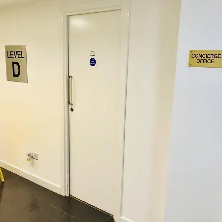 Station Skyline With Parking Apartmán Glasgow