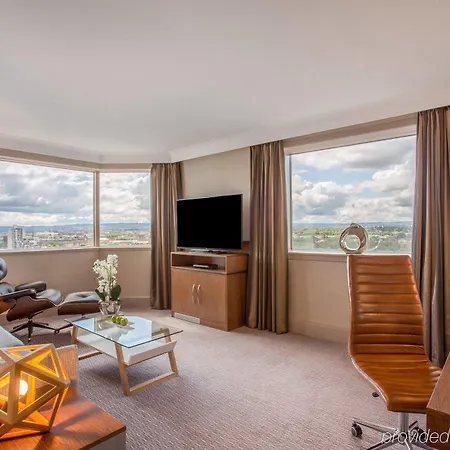 Crowne Plaza By Ihg