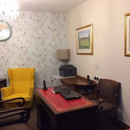 Crosshill House Hotel Glasgow