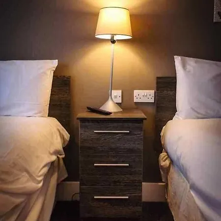 Hotell Oyo The Ivory 2*