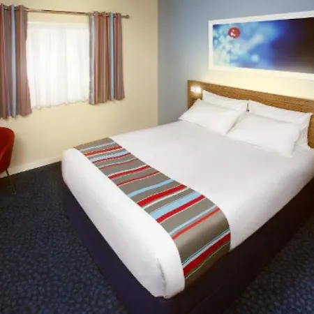 Hotell Travelodge Queen Street 3*