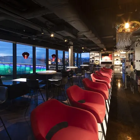 Hotel Radisson Red Hotel, 4*