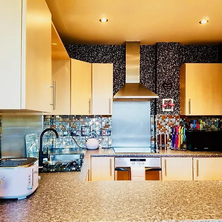 Station Skyline With Parking Apartmán *