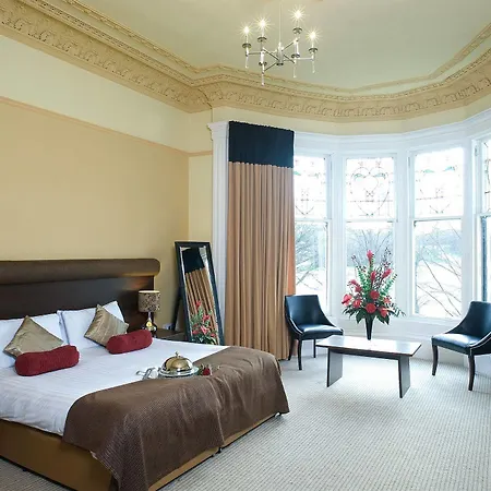 Number 10 Hotel
