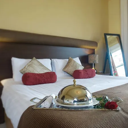Hotel Number 10 4*