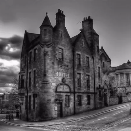 Celentano's Restaurant With Szálloda