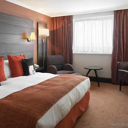 Crowne Plaza By Ihg מלון 4*