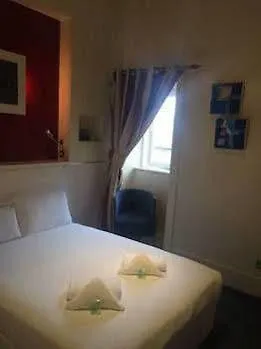 Redstone Hotel