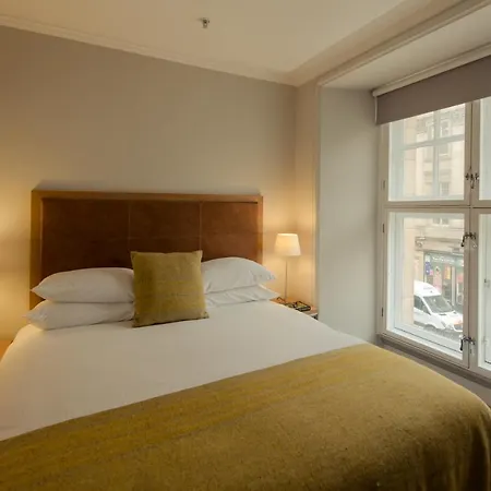 Апартаменты Premier George Square
