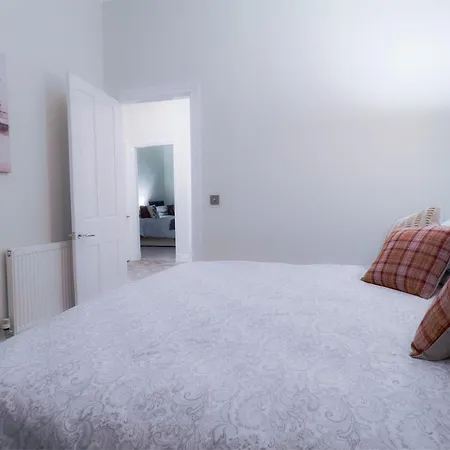 West Highland - The Nevis Apartment Milngavie