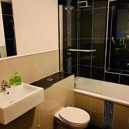 Central Station - The Penthouse - With Parking And Huge Terrace * Glasgow