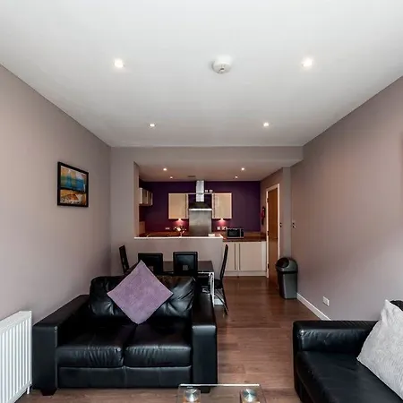 Metro Aparthotel 4*