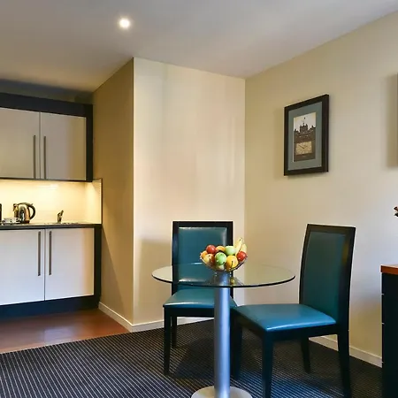 Fraser Apartahotel
