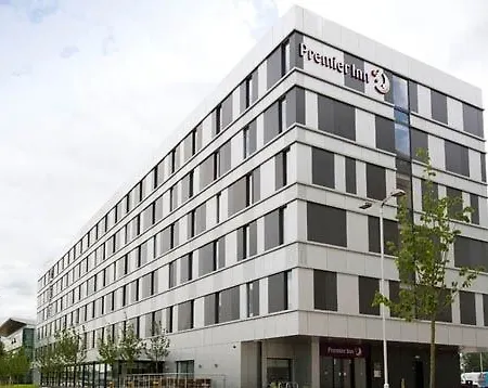 Отель Premier Pacific Quay