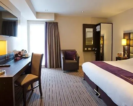 Premier Pacific Quay 3* Глазго