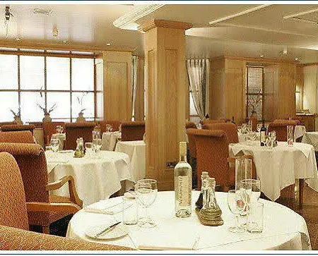 Отель West By Compass Hospitality Глазго