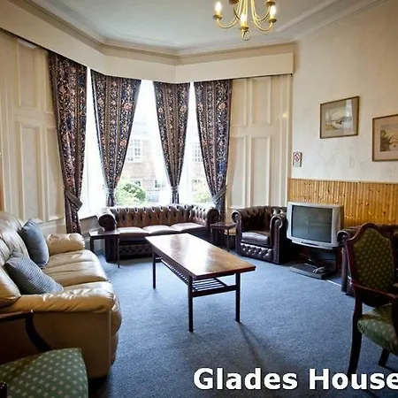 Glades House Guest house