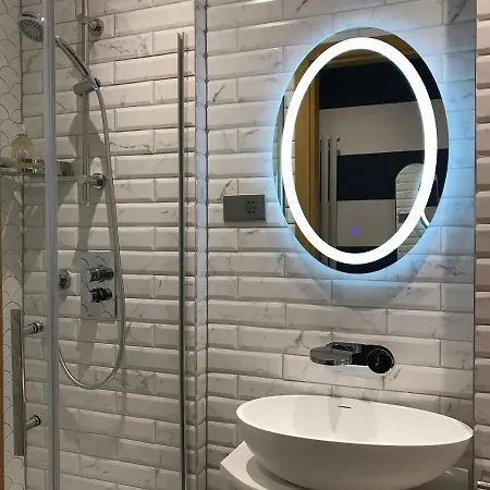 2 Bed Chic In Centre * Glasgow