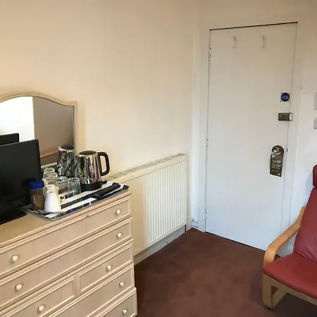 Glades House Guest house 4*