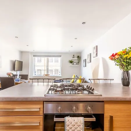 Cosy In Quiet City-centre With Car Park * Γλασκώβη