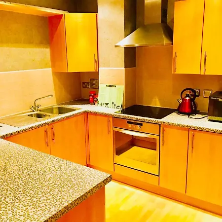 Station Skyline With Parking Apartmán