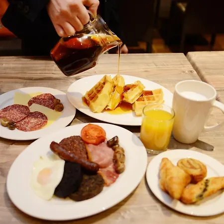Glynhill & Near Airport Szálloda 4*