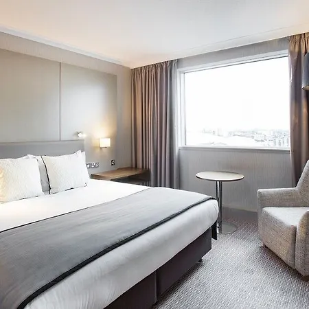 Crowne Plaza By Ihg 4*