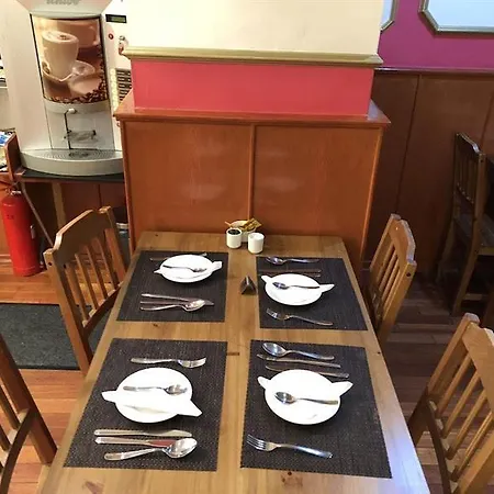 Hotel Charing Cross 3*