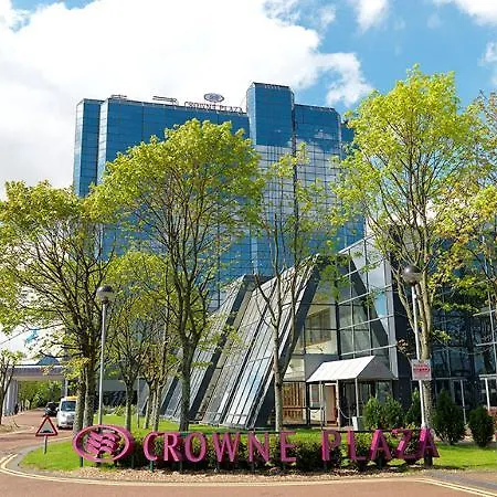 Crowne Plaza By Ihg מלון