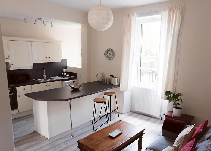 Bright 2 Bed Ground Floor Flat Next To Byres Road Apartament *