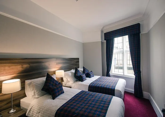 Royal West End Hotel 3*