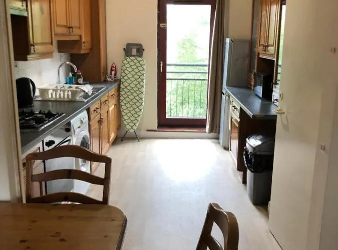 Carnarvon Street Centre * Glasgow