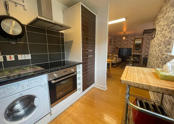 Kelvingrove 2 Bedroom - Private Parking * Glasgow