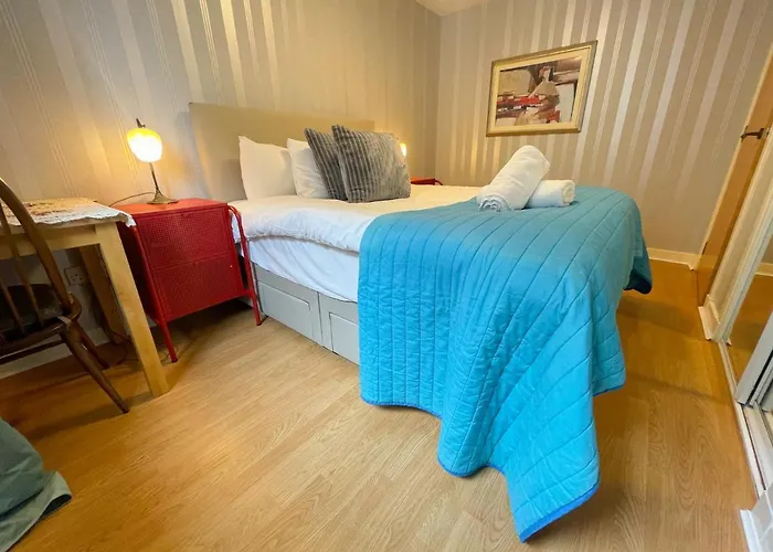 Kelvingrove 2 Bedroom - Private Parking Apartamento