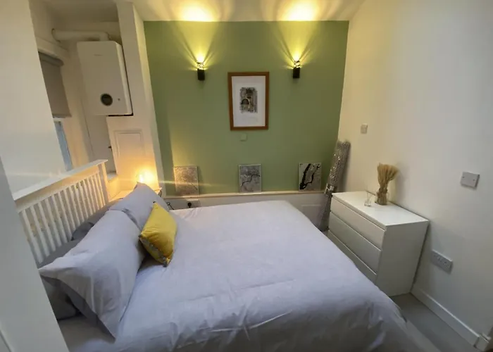 Angel Mews - Magical Mews In Heart Of Westend Γλασκώβη