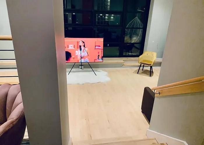 Apartament Centre G1 Penthouse With Riverviews - Duplex - 4 Bedrooms, 3 Bathrooms, Kitchen, 1 Living Room, 1 Dining Room, 2 Terraces, Parking, Floor, 2050 Sq Ft, Merchant *