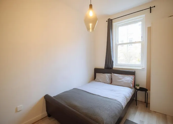 Bright Modern 2-bed Serviced In Heart Of West End Sse Hydro Botanic Gardens 公寓 *