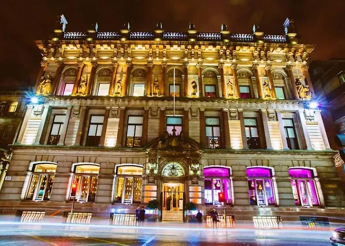 Centre G1 Penthouse With Riverviews - Duplex - 4 Bedrooms, 3 Bathrooms, Kitchen, 1 Living Room, 1 Dining Room, 2 Terraces, Parking, Floor, 2050 Sq Ft, Merchant Apartament