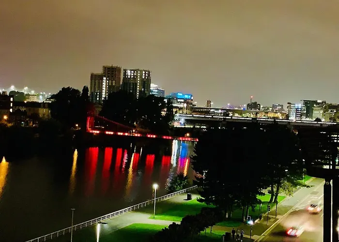 Centre G1 Penthouse With Riverviews - Duplex - 4 Bedrooms, 3 Bathrooms, Kitchen, 1 Living Room, 1 Dining Room, 2 Terraces, Parking, Floor, 2050 Sq Ft, Merchant Apartament *