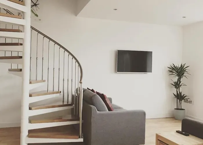 Centre With Free Secure Underground Parking Glasgow