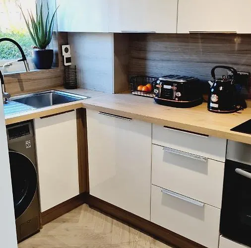 Daire Beautiful 2bed House With Garden, Walking Distance To Town - Free Parking *