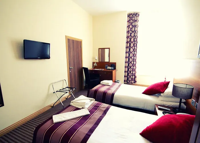 Alexander Thomson 3*