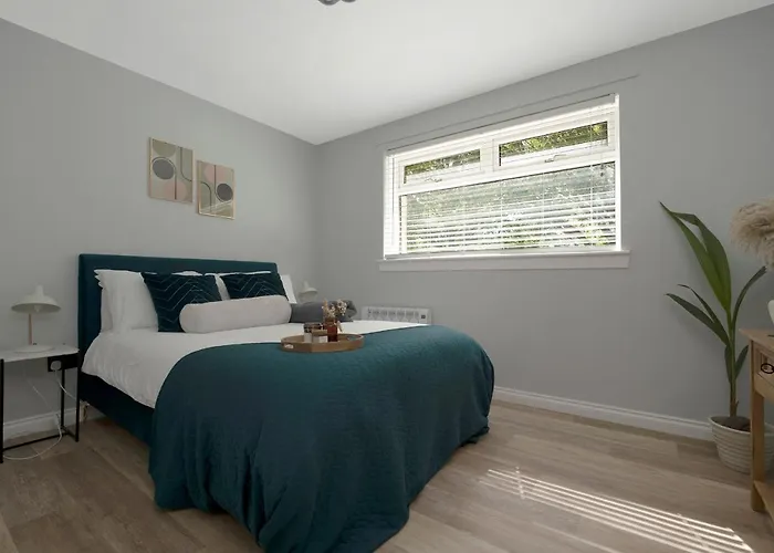 Luxury 1 Bedroom Serviced In Centre