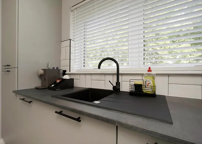 Luxury 1 Bedroom Serviced In Centre * Glasgow