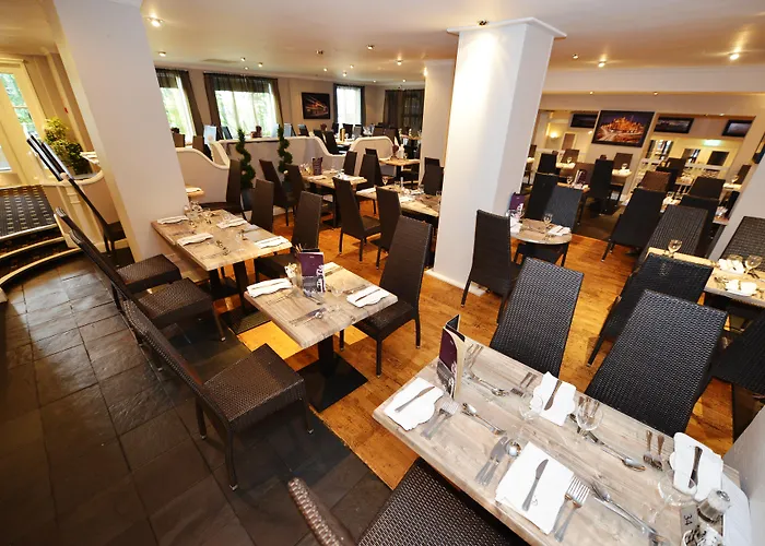 Glynhill & Near Airport 4* Glasgow