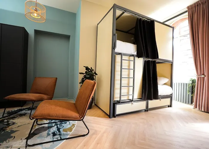 Revolver 4* غلاسغو