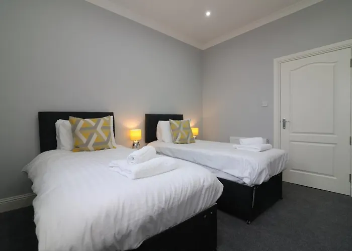 Signature - Greenlees Clubhouse Apartment *